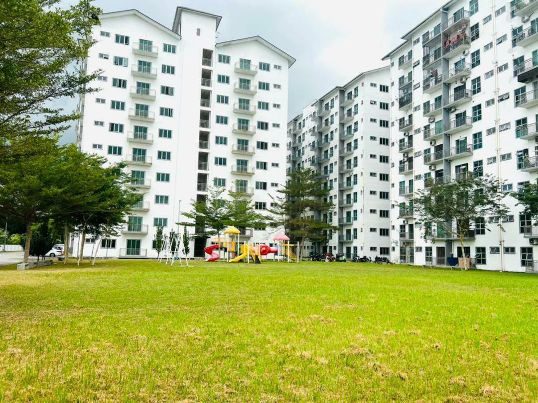 Homestay Pangsapuri Samudera Seri Manjung Lumut المظهر الخارجي الصورة